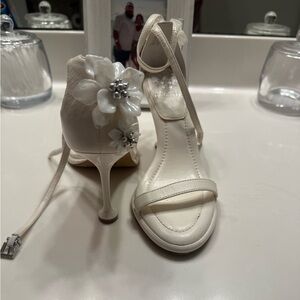 Vince Camuto White Floral Heels